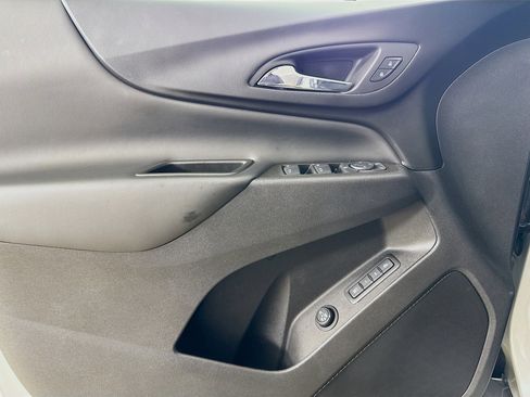 Used 2020 Chevrolet Equinox LT w/ Sport Edition FWD image 18