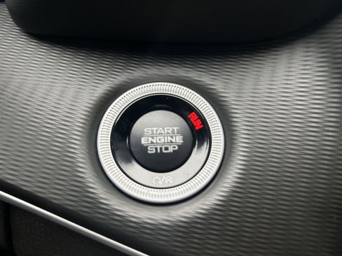 New 2025 Jeep Grand Cherokee Altitude image 26