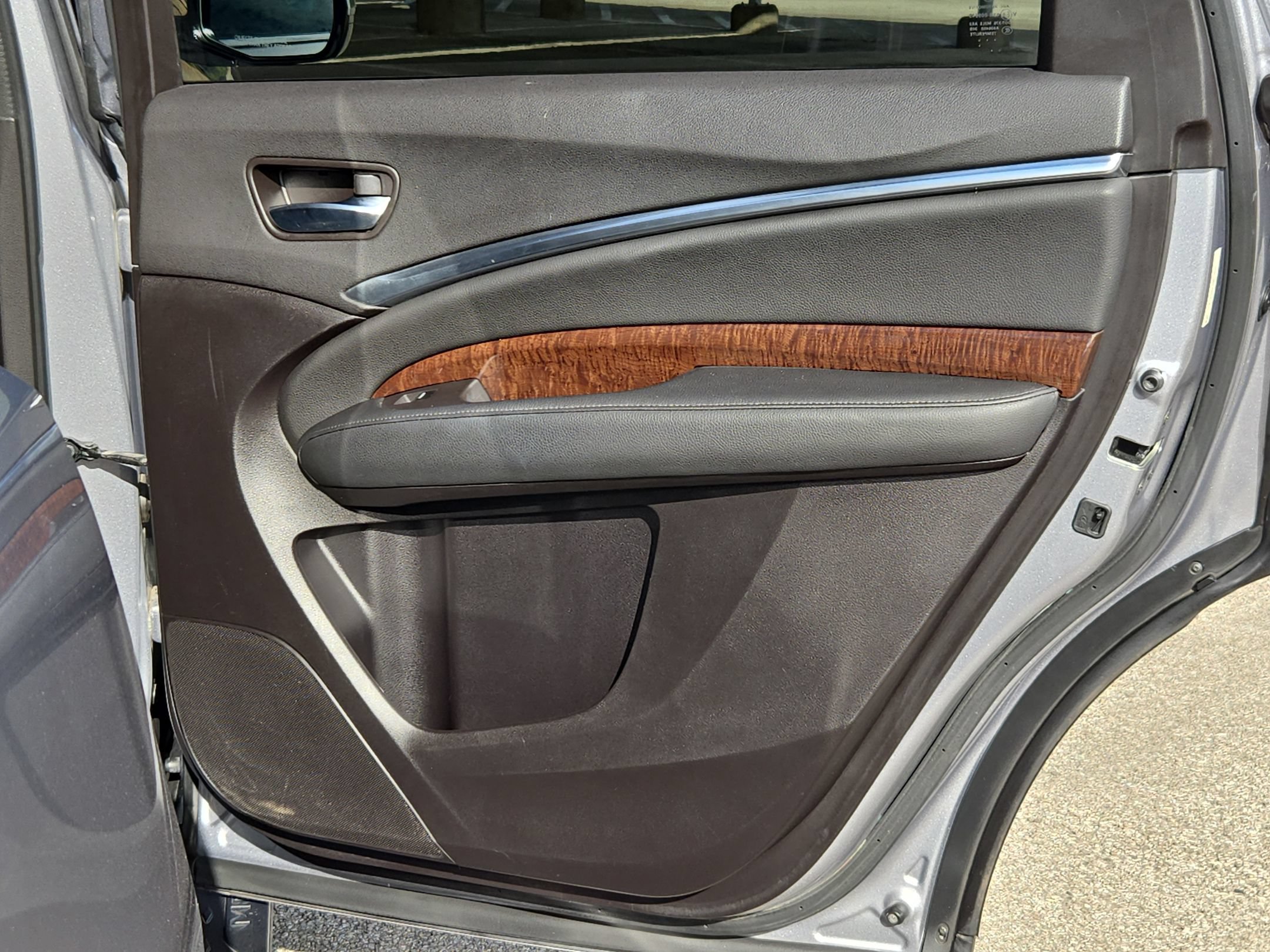 Used 2017 Acura MDX w/ Technology Package FWD image 25