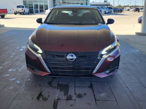 Used 2025 Nissan Altima 2.5 SV image 3