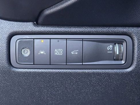 Used 2025 Chevrolet Equinox EV RS image 23