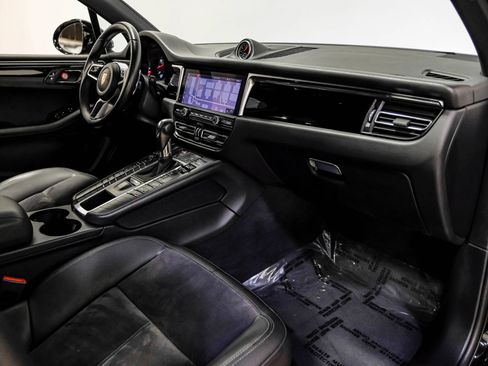 Used 2021 Porsche Macan image 7