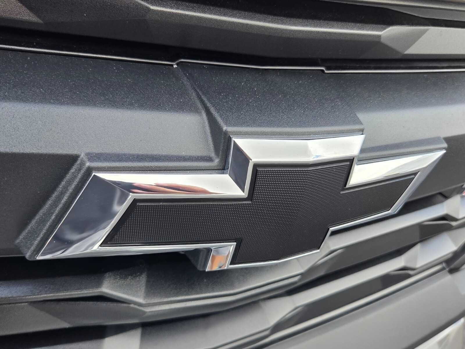 Used 2024 Chevrolet Colorado Trail Boss AWD/4WD image 19