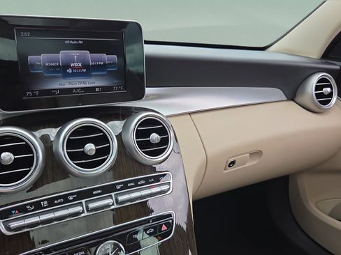 Used 2018 Mercedes-Benz C 300 Sedan image 24