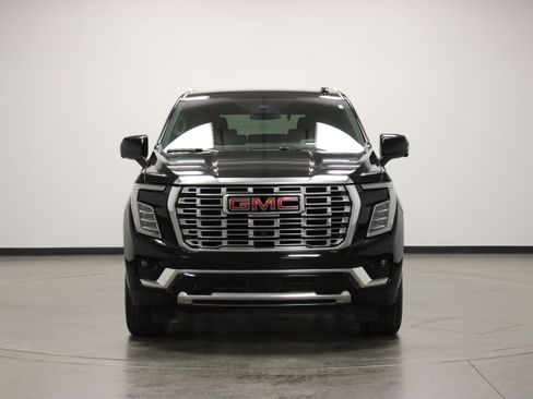 Used 2025 GMC Yukon Denali AWD/4WD image 3