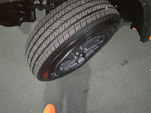 New 2025 Jeep Gladiator Sport image 30