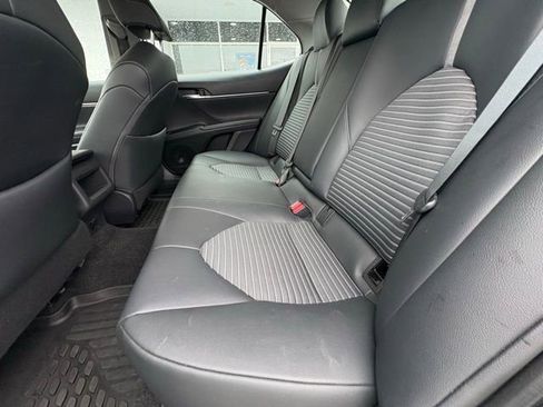 Used 2019 Toyota Camry SE image 11