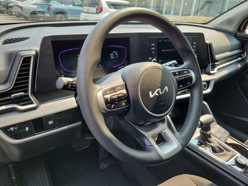 Certified 2025 Kia Sportage LX AWD/4WD image 11