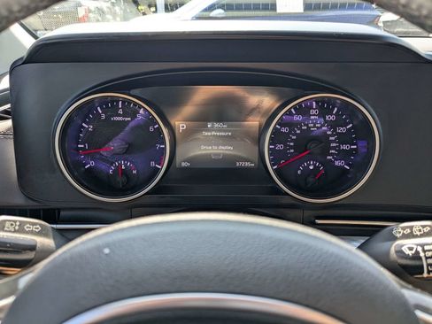 Used 2024 Kia Carnival LX FWD image 28