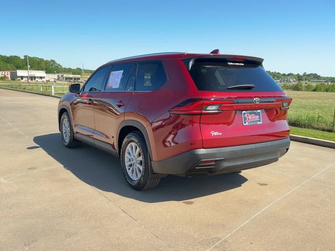 Used 2024 Toyota Grand Highlander XLE image 6