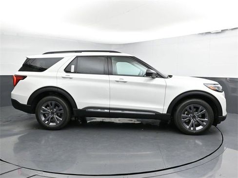 New 2025 Ford Explorer Active w/ Active Comfort Package image 15