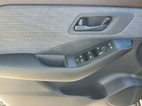 Certified 2023 Nissan Rogue S FWD image 17