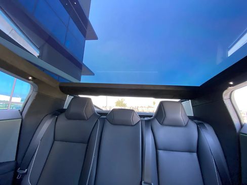 Used 2024 Tesla Cybertruck AWD Crew Cab image 36