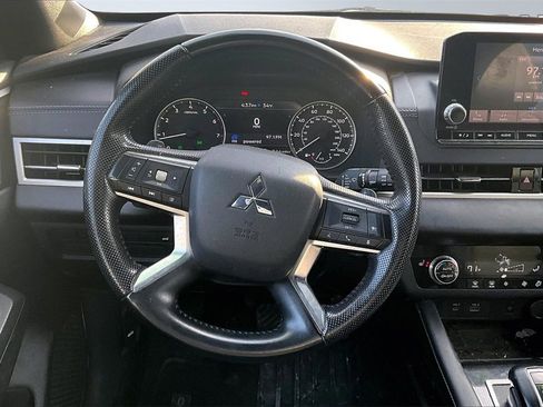 Used 2022 Mitsubishi Outlander SEL Black Edition image 5