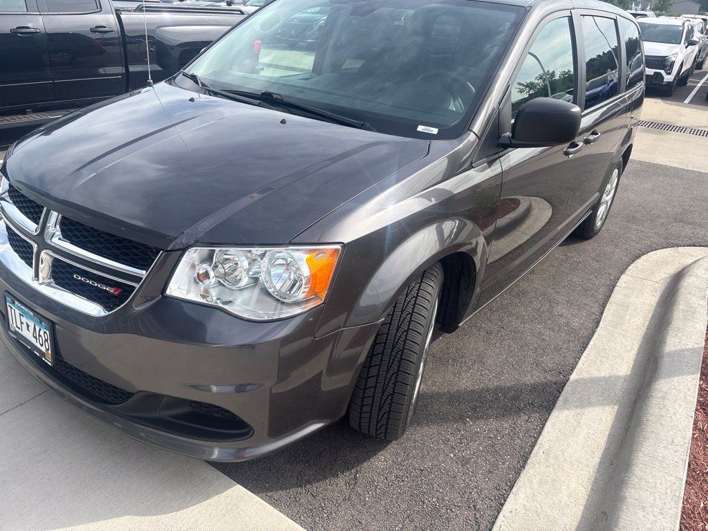 Used 2019 Dodge Grand Caravan SE FWD image 2