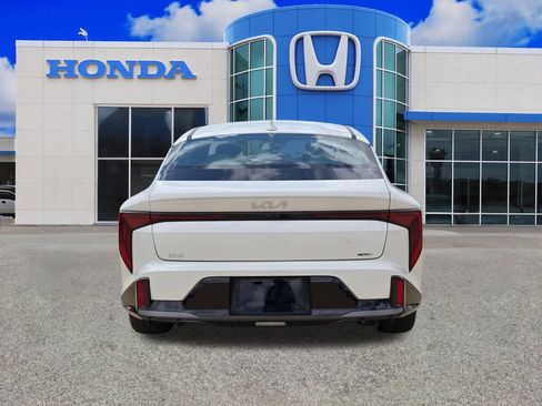 Used 2025 Kia K4 GT-Line w/ GT-Line Premium Package FWD image 4