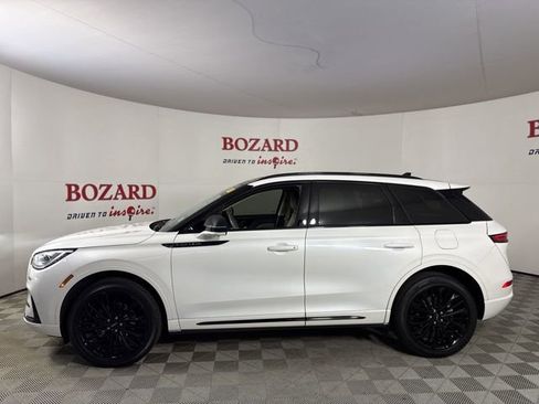 Used 2023 Lincoln Corsair Reserve w/ Equipment Group 201A image 5