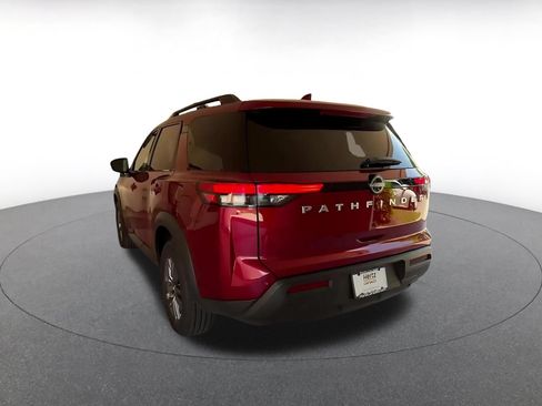 Used 2025 Nissan Pathfinder SV FWD image 10
