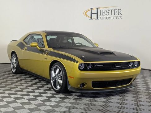 Used 2021 Dodge Challenger R/T Scat Pack w/ T/A Package RWD image 2