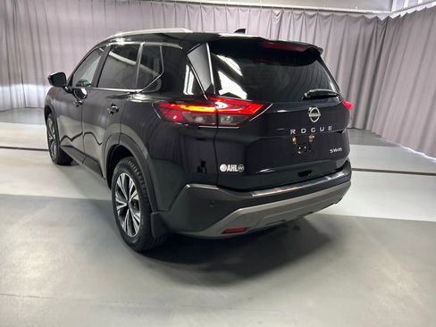 Used 2022 Nissan Rogue SV w/ SV Premium Package image 5