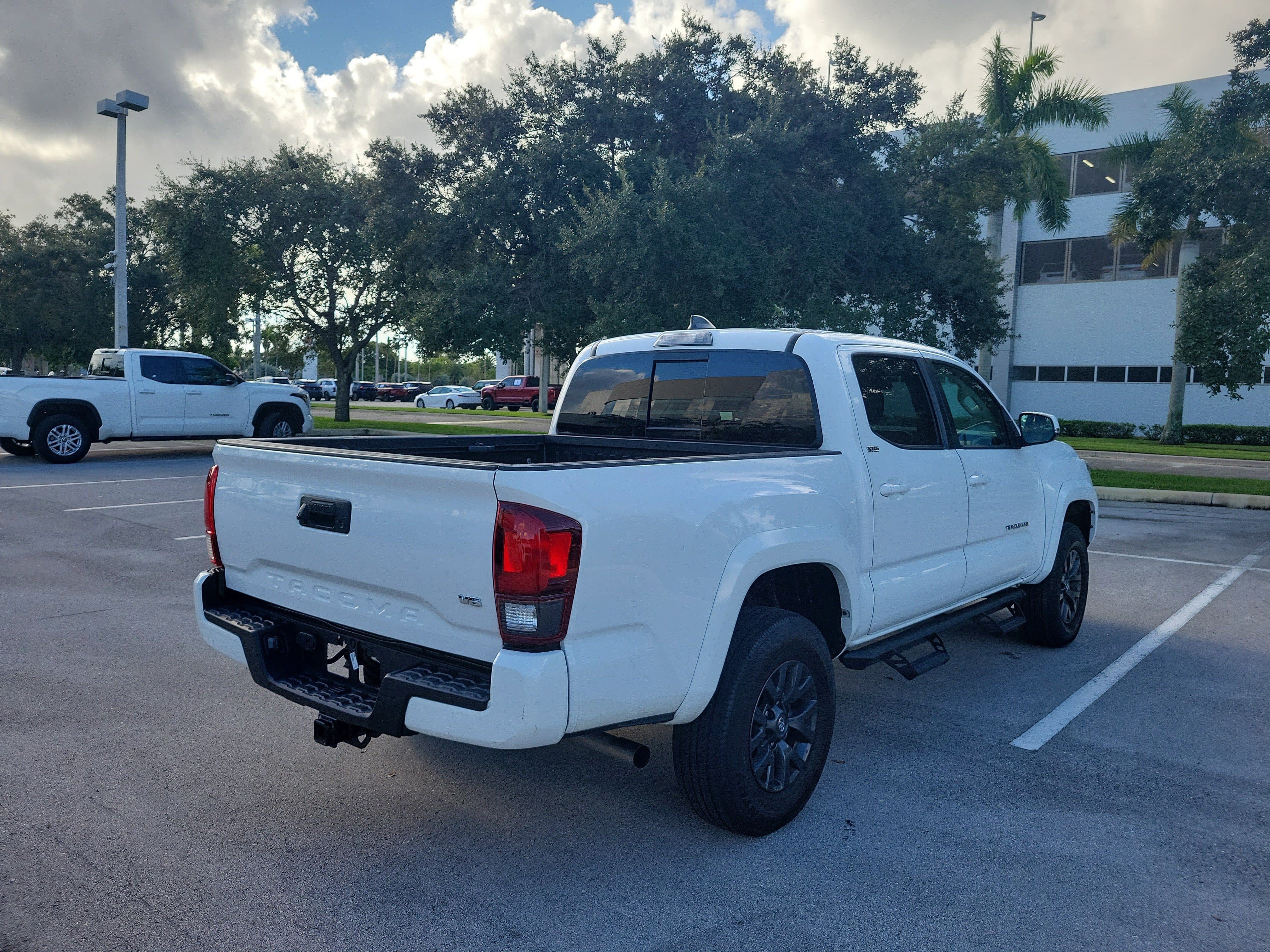 Used 2023 Toyota Tacoma SR5 w/ Technology Package RWD image 7