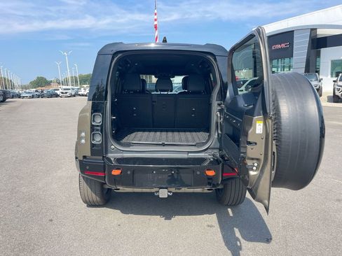 Used 2024 Land Rover Defender 110 X image 30