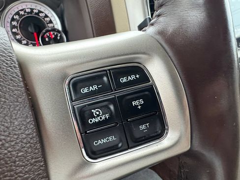 Used 2018 RAM 1500 Laramie w/ Convenience Group AWD/4WD image 32