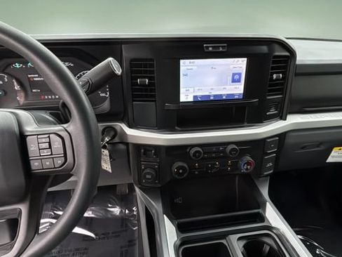 Used 2025 Ford F250 XLT w/ FX4 Off-Road Package AWD/4WD image 12