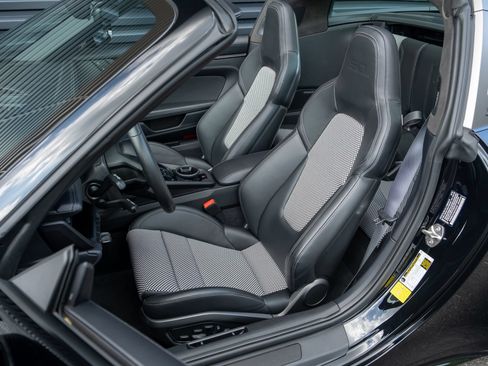 Certified 2022 Porsche 911 Targa 4 GTS AWD/4WD image 6