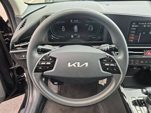 Used 2025 Kia Niro LX FWD image 23