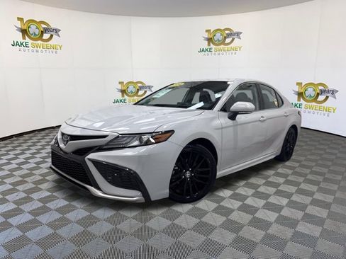 Used 2024 Toyota Camry XSE FWD image 4