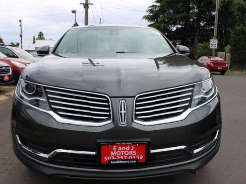 Used 2018 Lincoln MKX Select w/ Select Plus Package AWD/4WD image 2