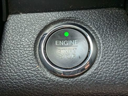 Used 2019 Ford F150 Lariat w/ Equipment Group 502A Luxury AWD/4WD image 29