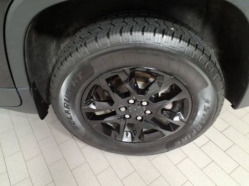 Used 2019 Chevrolet Traverse LT FWD image 8
