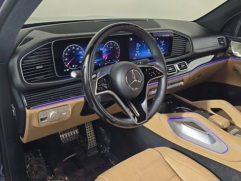 Certified 2024 Mercedes-Benz GLS 580 4MATIC image 4