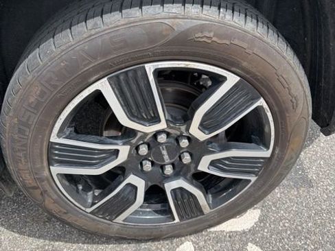 Used 2021 GMC Acadia SLT w/ Elevation Edition image 13