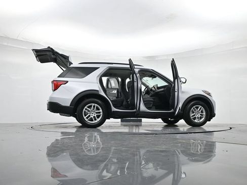 Used 2026 Ford Explorer Active RWD image 51
