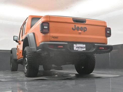Used 2025 Jeep Gladiator Rubicon w/ Convenience Group AWD/4WD image 44