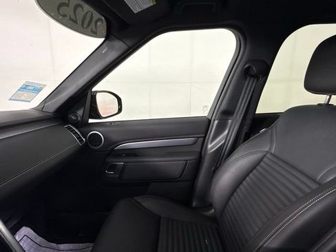 Certified 2025 Land Rover Discovery Dynamic SE AWD/4WD image 19