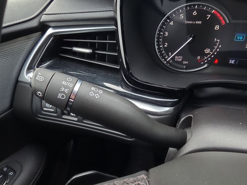 Used 2025 Cadillac XT5 Premium Luxury image 22