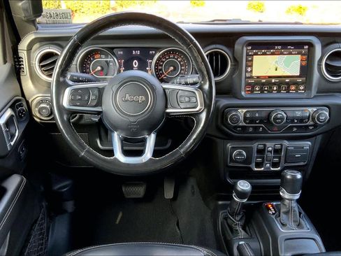 Used 2020 Jeep Wrangler Unlimited Sahara image 6