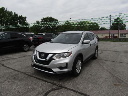 Used 2019 Nissan Rogue S AWD/4WD image 3