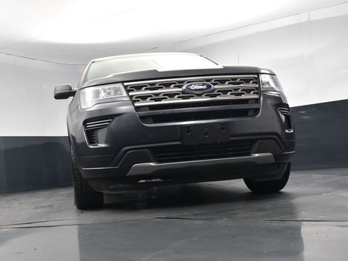 Used 2018 Ford Explorer XLT image 29