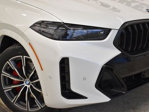New 2026 BMW X6 xDrive40i w/ Climate Comfort Package image 15