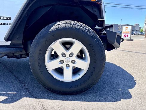 Used 2016 Jeep Wrangler Sport w/ Quick Order Package 24S AWD/4WD image 34