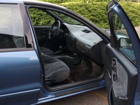 Used 1997 Chevrolet Cavalier LS w/ Preferred Equipment Group 1 FWD image 13
