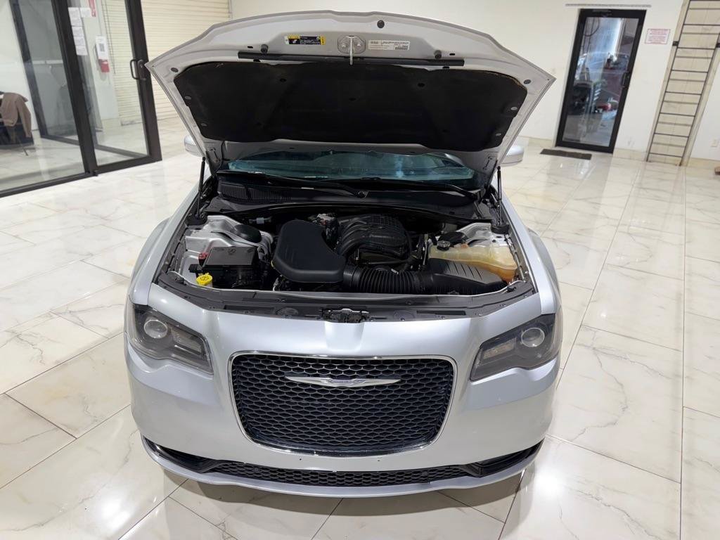 Used 2023 Chrysler 300 S RWD image 4