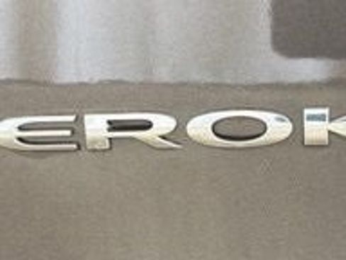 Used 2018 Jeep Cherokee Limited AWD/4WD image 30
