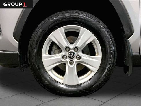Used 2019 Toyota RAV4 XLE w/ Convenience Package AWD/4WD image 11