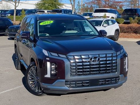 Used 2024 Hyundai Palisade Calligraphy image 2